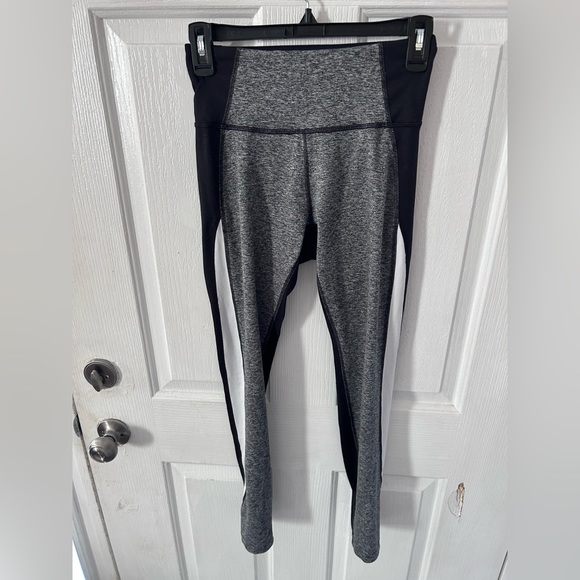 Grey black and white athletic leggings women small - Picture 3 of 3